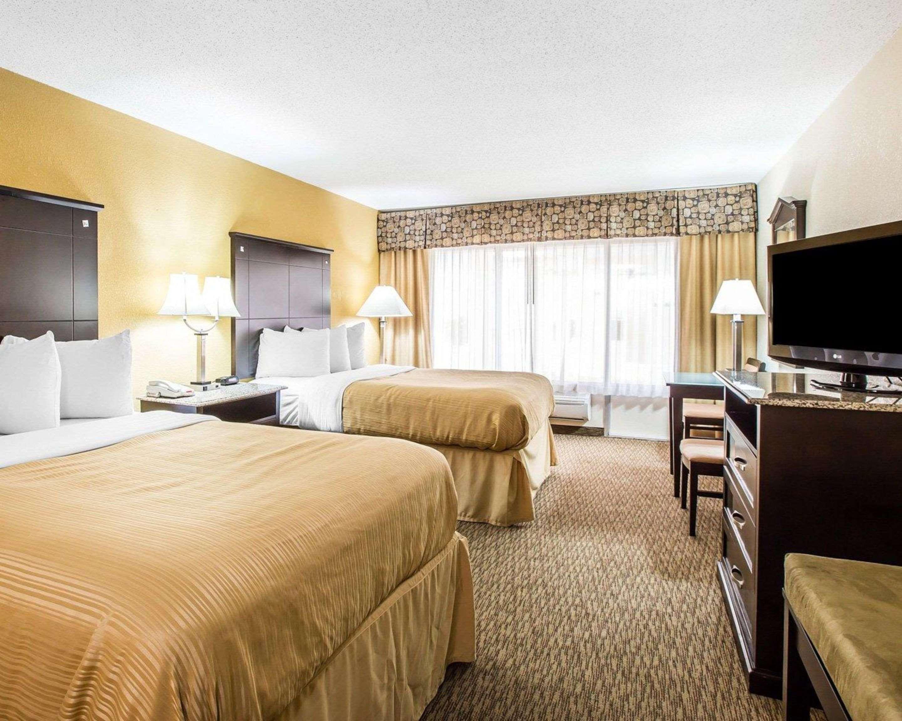 Quality Inn & Suites - Greensboro-High Point Kültér fotó