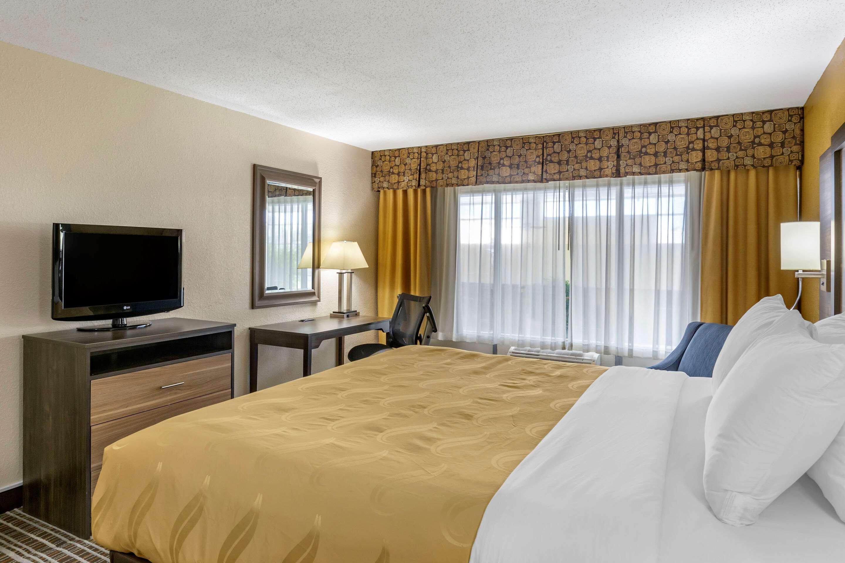 Quality Inn & Suites - Greensboro-High Point Kültér fotó