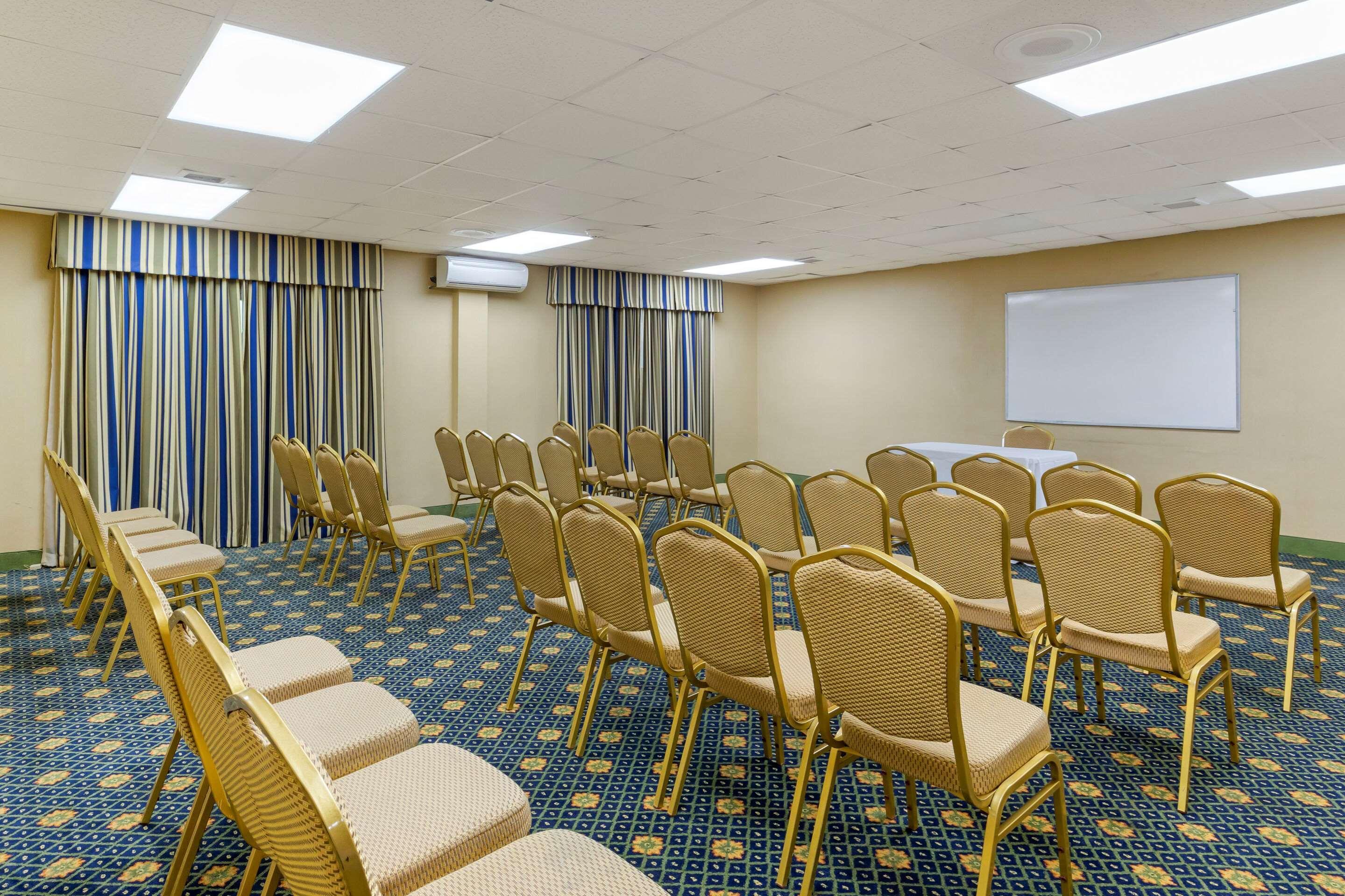 Quality Inn & Suites - Greensboro-High Point Kültér fotó