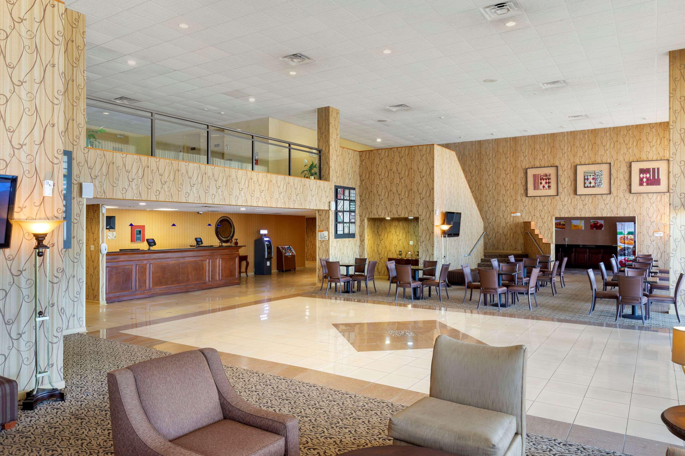 Quality Inn & Suites - Greensboro-High Point Kültér fotó
