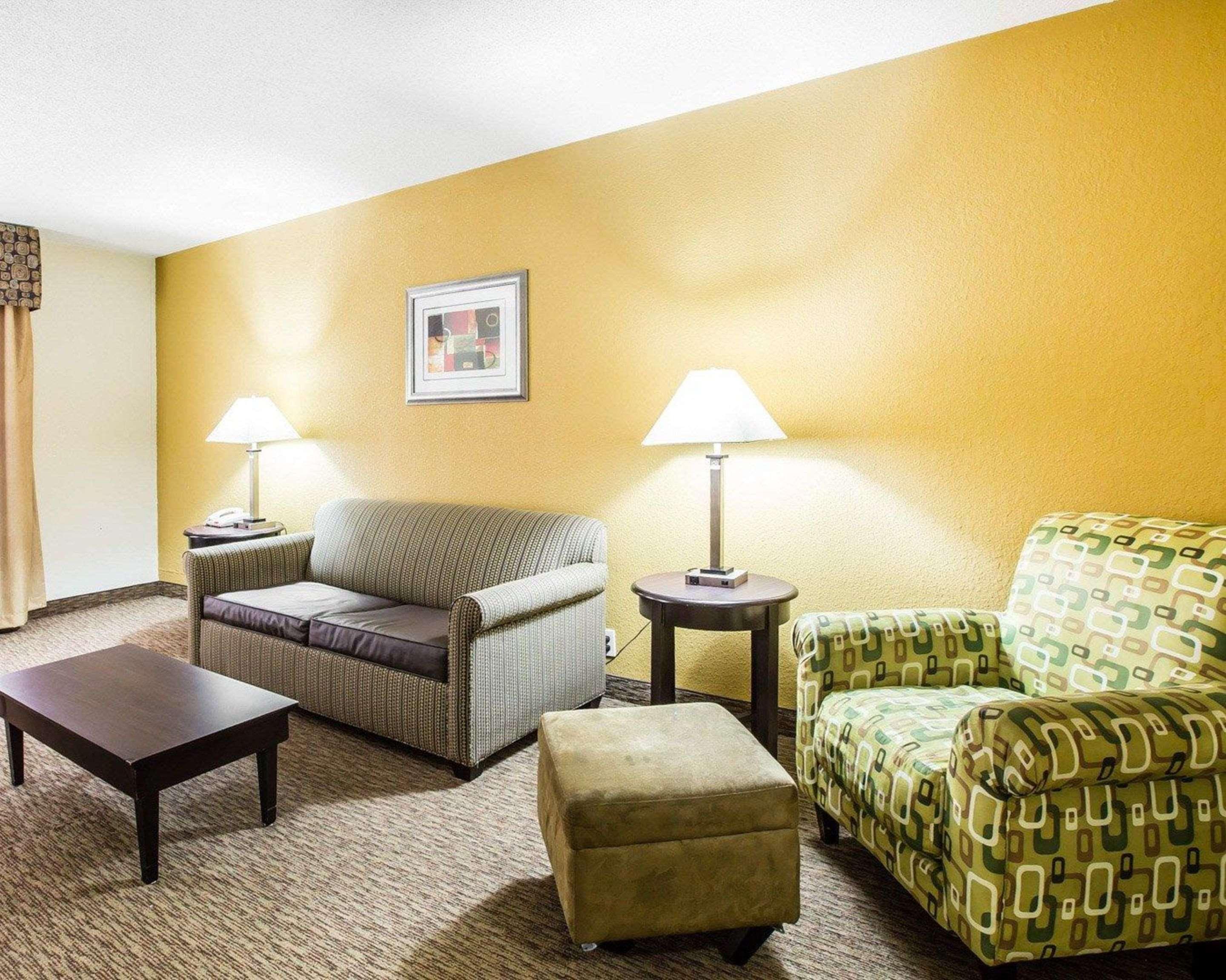 Quality Inn & Suites - Greensboro-High Point Kültér fotó