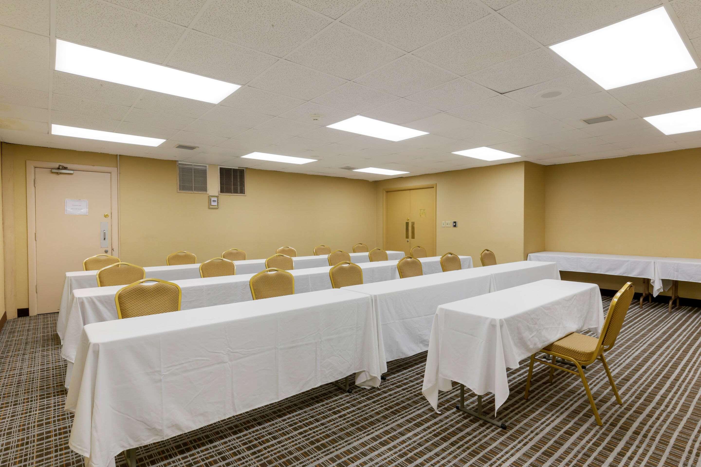 Quality Inn & Suites - Greensboro-High Point Kültér fotó