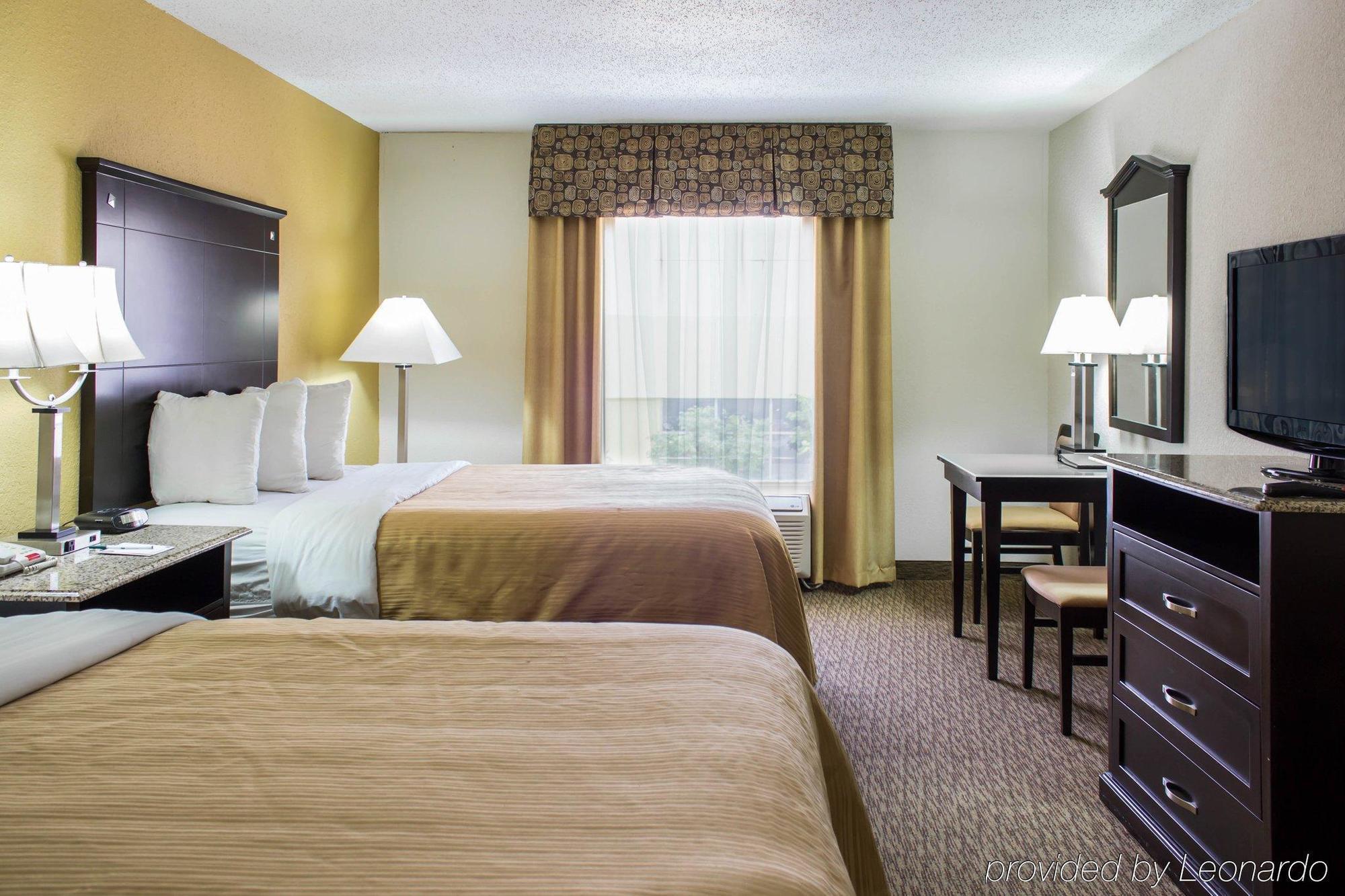 Quality Inn & Suites - Greensboro-High Point Kültér fotó