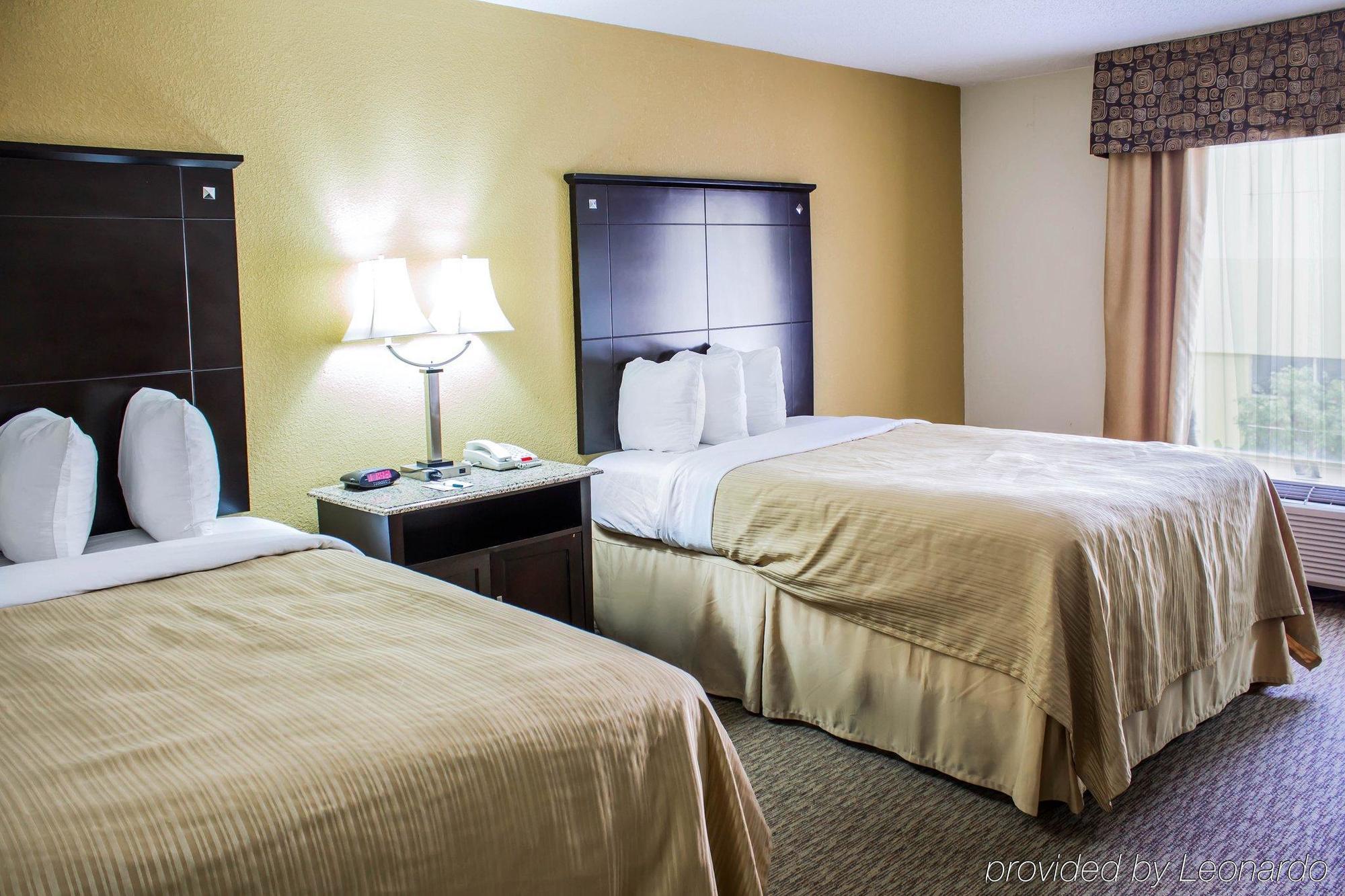 Quality Inn & Suites - Greensboro-High Point Kültér fotó