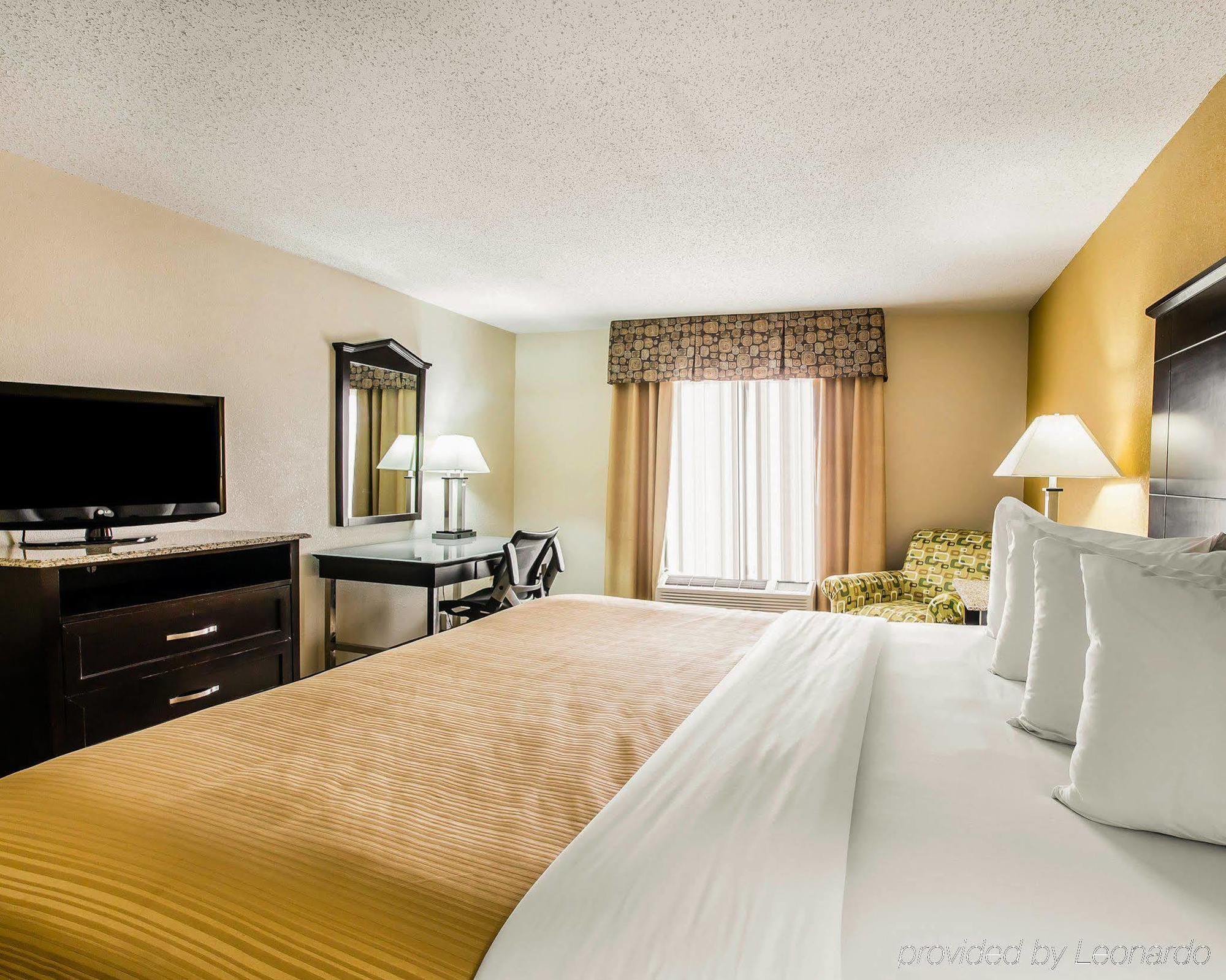 Quality Inn & Suites - Greensboro-High Point Kültér fotó